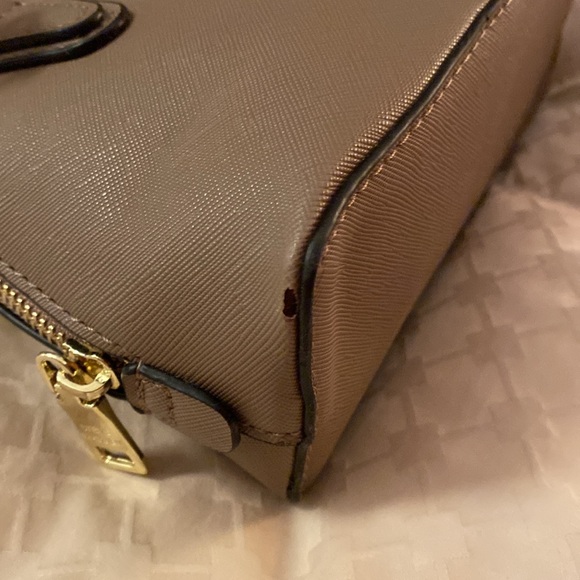 Steve Madden Adjustable Strap BFaith Crossbody Dome Style Satchel - Picture 6 of 7